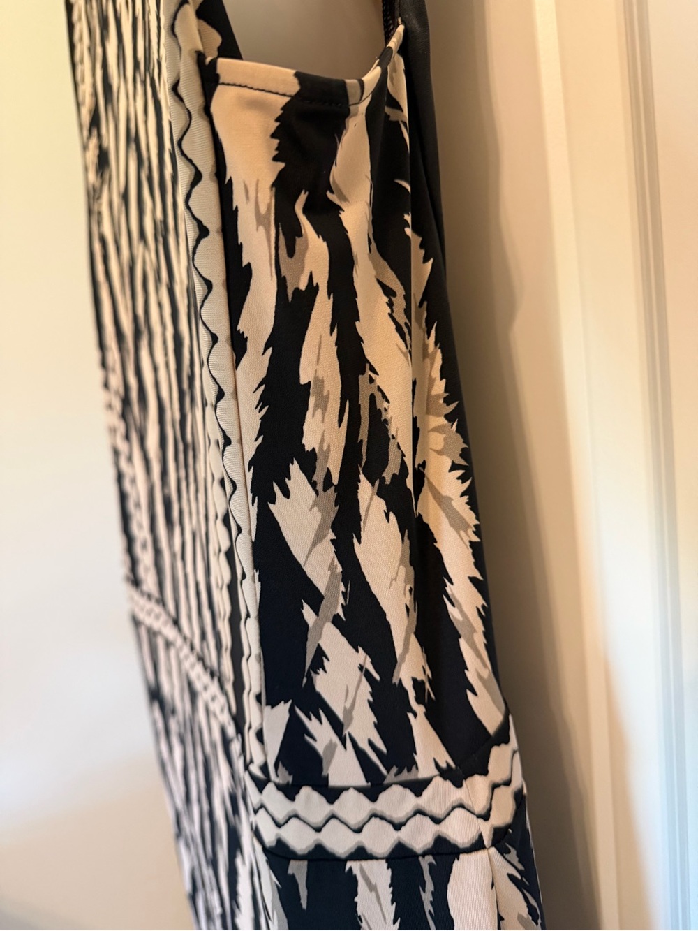 BCBG MaxAzria Bridget Animal Print Dress
PTP 19”, L 34” - Picture 3 of 6